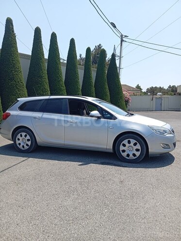 Opel Astra 2011, 130,000 km - 1.4 l - Bakı