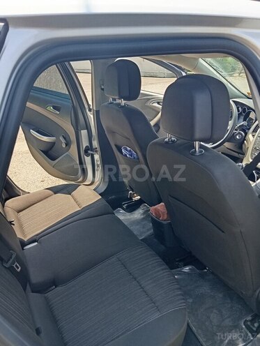 Opel Astra 2011, 130,000 km - 1.4 l - Bakı