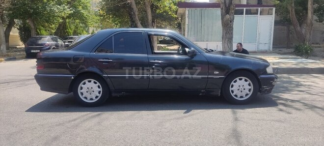 Mercedes C 220 d 1999, 404,000 km - 2.2 л - Bakı