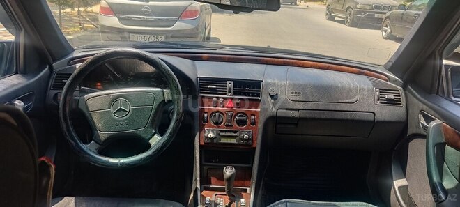 Mercedes C 220 d 1999, 404,000 km - 2.2 л - Bakı