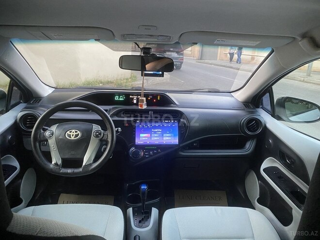 Toyota Prius C 2012, 310,000 km - 1.5 л - Bakı