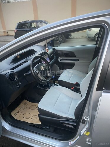 Toyota Prius C 2012, 310,000 km - 1.5 л - Bakı