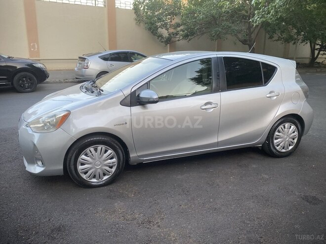 Toyota Prius C 2012, 310,000 km - 1.5 л - Bakı