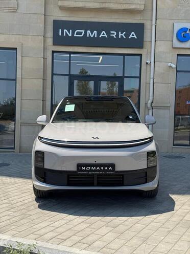 Li Auto L6-1