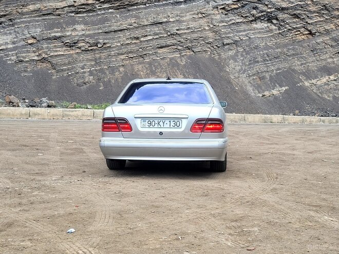 Mercedes E 270 2000, 561,000 km - 2.7 l - Sabirabad