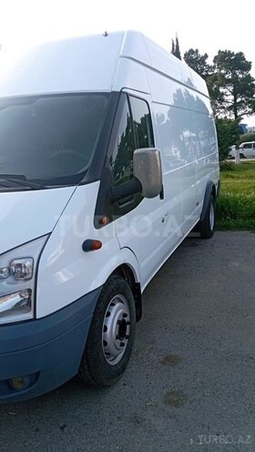 Ford Transit-9