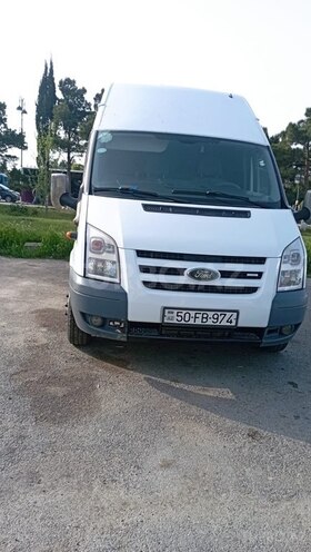 Ford Transit-3