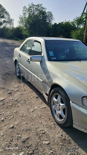 Mercedes C 230 2000, 288,000 km - 2.3 л - Masallı