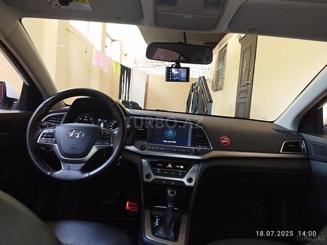 Hyundai Avante 2018, 154,700 km - 1.6 л - Bakı