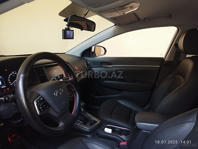 Hyundai Avante 2018, 154,700 km - 1.6 л - Bakı