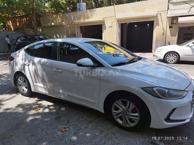 Hyundai Avante 2018, 154,700 km - 1.6 л - Bakı
