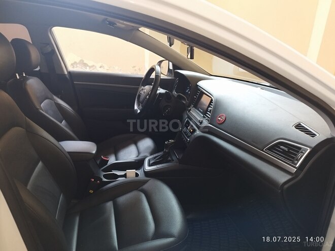 Hyundai Avante 2018, 154,700 km - 1.6 л - Bakı