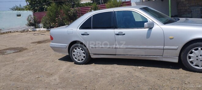Mercedes E 230 1999, 1,000 km - 2.3 l - Masallı