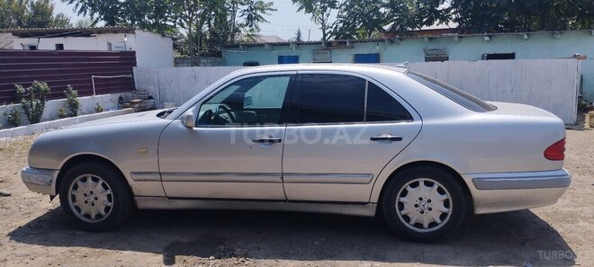 Mercedes E 230 1999, 1,000 km - 2.3 l - Masallı