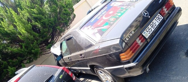 Mercedes 190 1992, 145,000 km - 2.0 l - Zaqatala