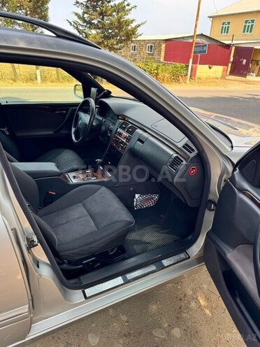 Mercedes E 220 d 2000, 550,000 km - 2.2 л - Lənkəran