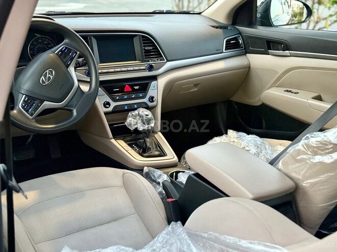 Hyundai Elantra 2016, 95,000 km - 2.0 l - Bakı