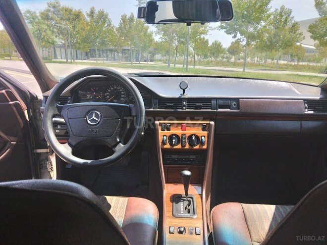 Mercedes E 250 1993, 567,000 km - 2.5 l - Bakı