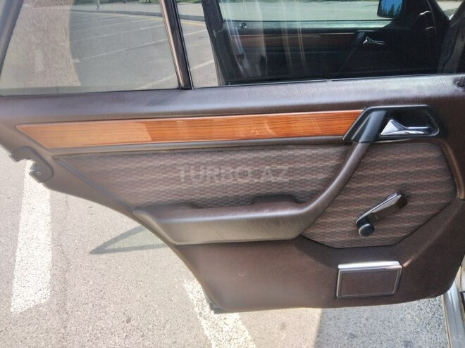 Mercedes E 250 1993, 567,000 km - 2.5 l - Bakı