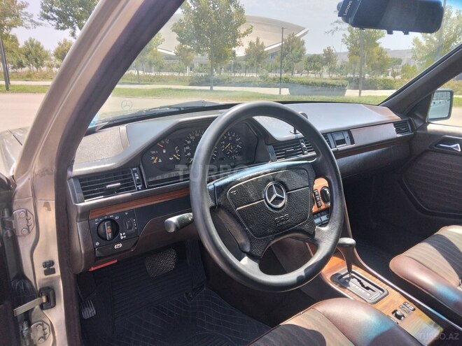 Mercedes E 250 1993, 567,000 km - 2.5 l - Bakı