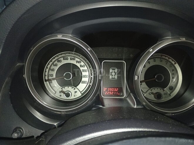 Mitsubishi Pajero-5