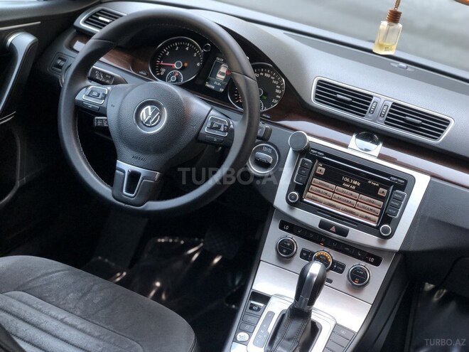 Volkswagen Passat 2014, 185,000 km - 1.8 л - Bakı