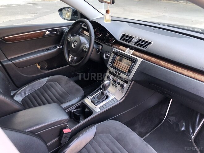 Volkswagen Passat 2014, 185,000 km - 1.8 л - Bakı
