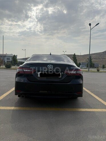 Toyota Camry-13