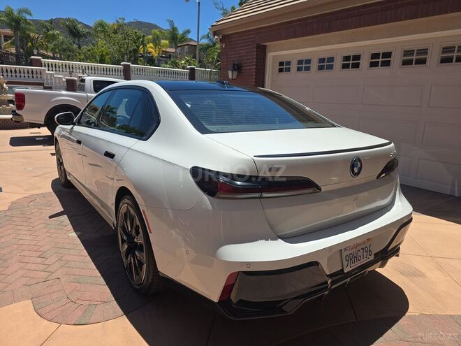 BMW i7 2024, 8,684 km - 0.0 l - Bakı