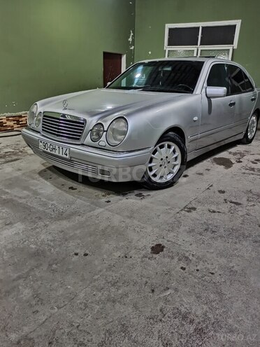 Mercedes E 240 1998, 334,000 km - 2.4 l - Bərdə
