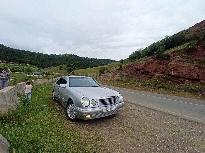 Mercedes E 240 1998, 334,000 km - 2.4 l - Bərdə