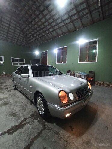 Mercedes E 240 1998, 334,000 km - 2.4 l - Bərdə
