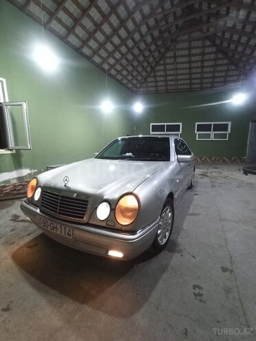 Mercedes E 240 1998, 334,000 km - 2.4 l - Bərdə