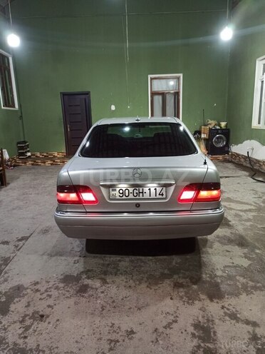 Mercedes E 240 1998, 334,000 km - 2.4 l - Bərdə