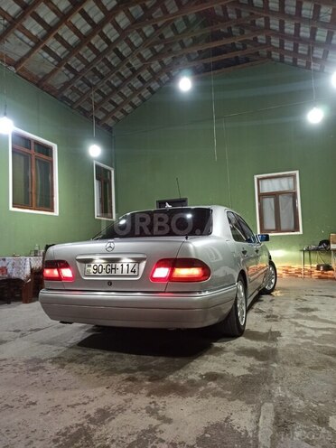 Mercedes E 240 1998, 334,000 km - 2.4 l - Bərdə