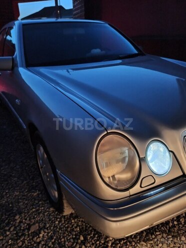 Mercedes E 240 1998, 334,000 km - 2.4 l - Bərdə