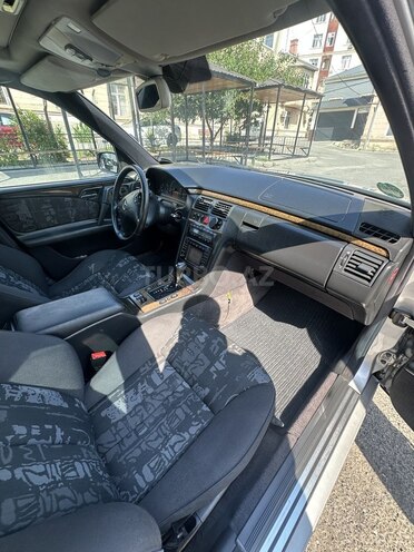 Mercedes E 230 1997, 371,738 km - 2.3 л - Xırdalan