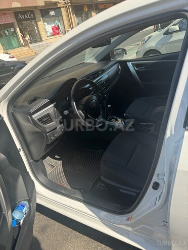 Toyota Corolla 2015, 131,000 km - 1.6 l - Bakı