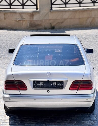 Mercedes E 240 1999, 315,000 km - 2.4 l - Bakı