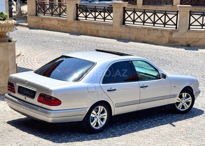 Mercedes E 240 1999, 315,000 km - 2.4 l - Bakı