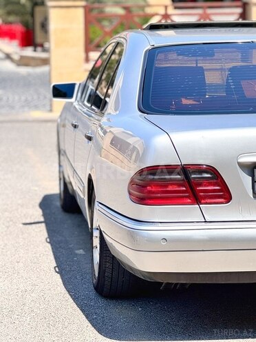 Mercedes E 240 1999, 315,000 km - 2.4 l - Bakı