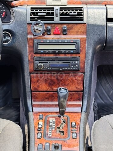 Mercedes E 240 1999, 315,000 km - 2.4 l - Bakı