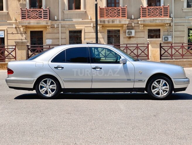 Mercedes E 240 1999, 315,000 km - 2.4 l - Bakı