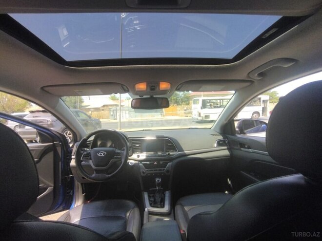 Hyundai Elantra-9