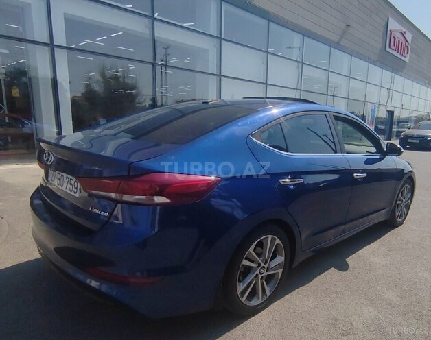 Hyundai Elantra-6