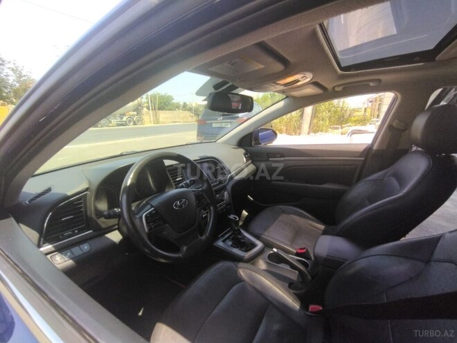 Hyundai Elantra-10