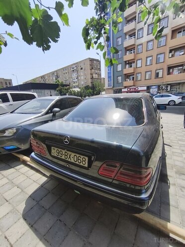 Mercedes E 240 1998, 450,000 km - 2.4 l - Bakı