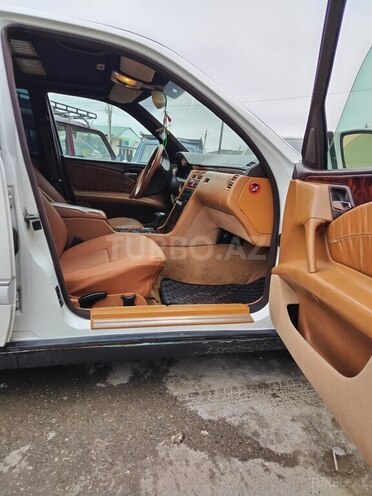 Mercedes E 230 1997, 350,000 km - 2.3 l - Quba
