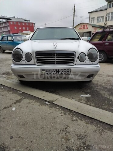 Mercedes E 230 1997, 350,000 km - 2.3 l - Quba