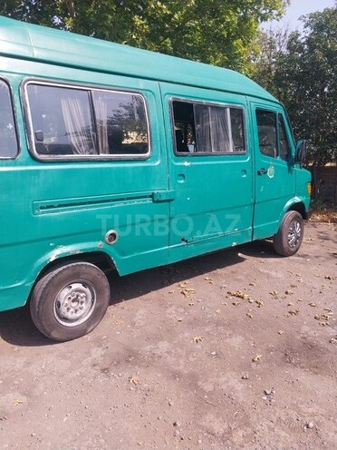 Mercedes 208 D 1993, 200,000 km - 2.5 л - Gəncə